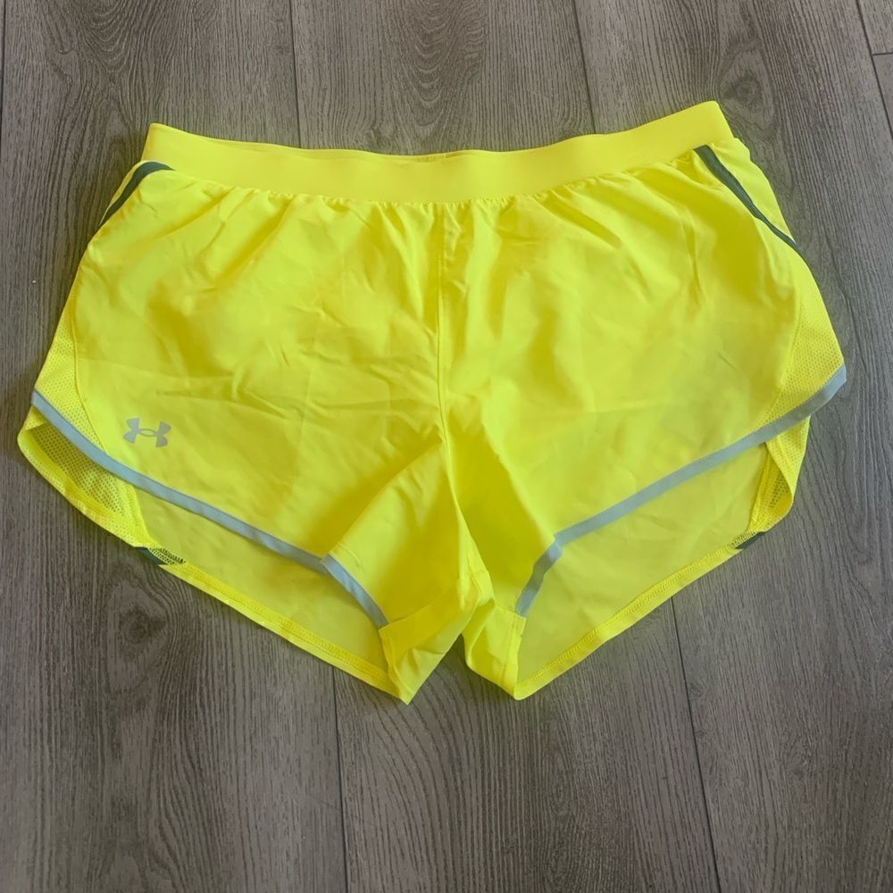 Under armour fly by 2.0 shorts perfect for summer
